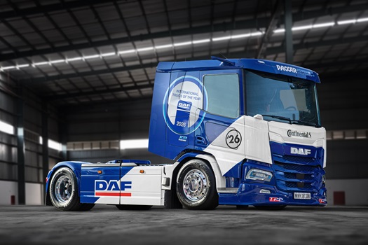 Unique-DAF-Electric-XD-finds-a-typically-Dutch-application-01